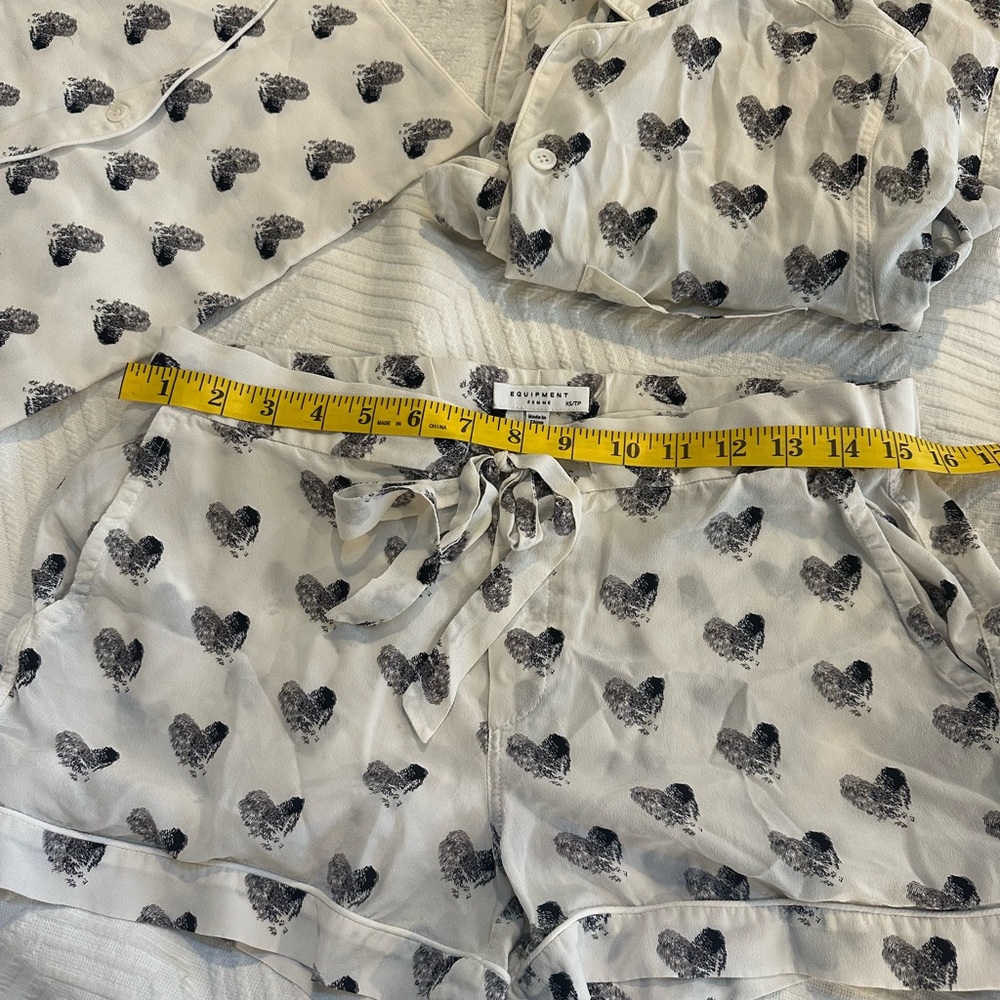 Equipment Silk Pajama Set Heart Thumb Print XS - Picture 9 of 16